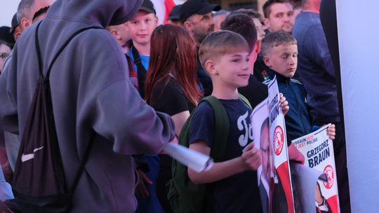 Wiec wyborczy Grzegorza Brauna w Chełmie na pl. Łuczkowskiego [GALERIA ZDJĘĆ]