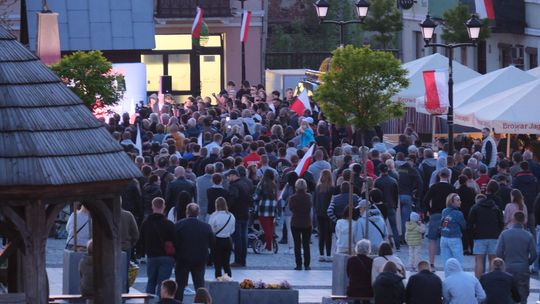 Wiec wyborczy Grzegorza Brauna w Chełmie na pl. Łuczkowskiego [GALERIA ZDJĘĆ]