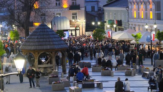 Wiec wyborczy Grzegorza Brauna w Chełmie na pl. Łuczkowskiego [GALERIA ZDJĘĆ]