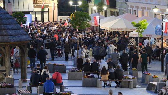 Wiec wyborczy Grzegorza Brauna w Chełmie na pl. Łuczkowskiego [GALERIA ZDJĘĆ]