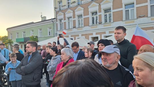 Wiec wyborczy Grzegorza Brauna w Chełmie na pl. Łuczkowskiego [GALERIA ZDJĘĆ]