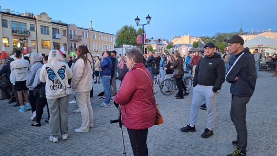 Wiec wyborczy Grzegorza Brauna w Chełmie na pl. Łuczkowskiego [GALERIA ZDJĘĆ]