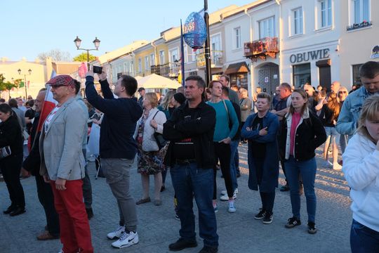 Wiec wyborczy Grzegorza Brauna w Chełmie na pl. Łuczkowskiego [GALERIA ZDJĘĆ]