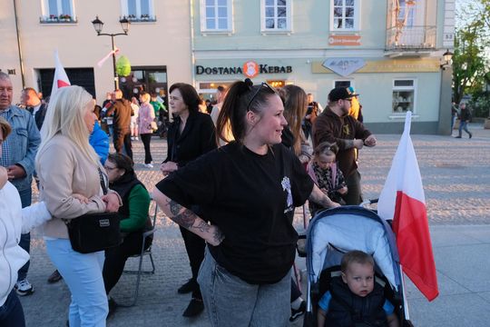 Wiec wyborczy Grzegorza Brauna w Chełmie na pl. Łuczkowskiego [GALERIA ZDJĘĆ]