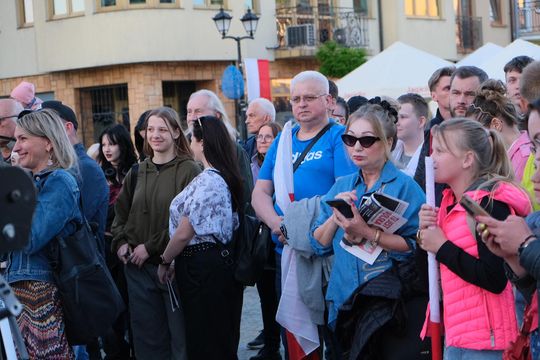 Wiec wyborczy Grzegorza Brauna w Chełmie na pl. Łuczkowskiego [GALERIA ZDJĘĆ]