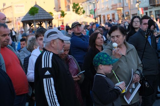Wiec wyborczy Grzegorza Brauna w Chełmie na pl. Łuczkowskiego [GALERIA ZDJĘĆ]