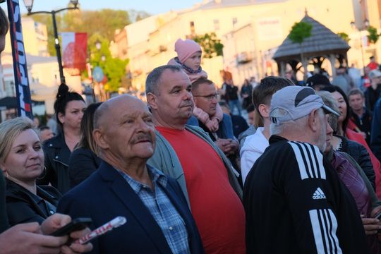 Wiec wyborczy Grzegorza Brauna w Chełmie na pl. Łuczkowskiego [GALERIA ZDJĘĆ]