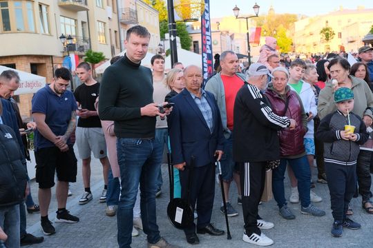 Wiec wyborczy Grzegorza Brauna w Chełmie na pl. Łuczkowskiego [GALERIA ZDJĘĆ]