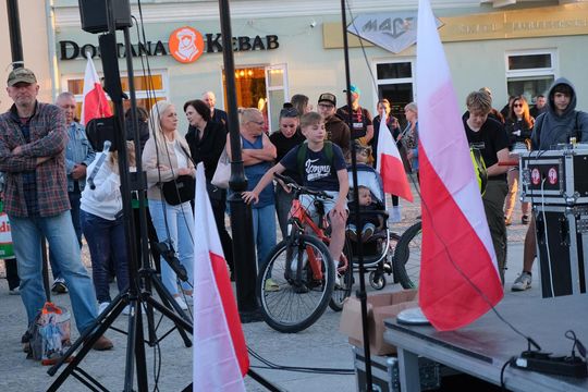 Wiec wyborczy Grzegorza Brauna w Chełmie na pl. Łuczkowskiego [GALERIA ZDJĘĆ]