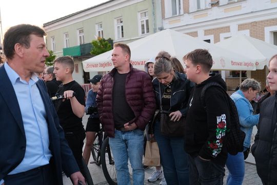 Wiec wyborczy Grzegorza Brauna w Chełmie na pl. Łuczkowskiego [GALERIA ZDJĘĆ]