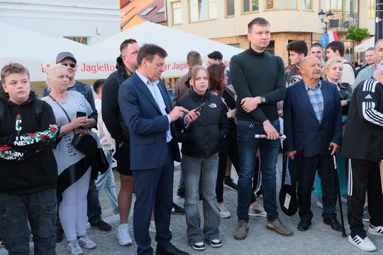 Wiec wyborczy Grzegorza Brauna w Chełmie na pl. Łuczkowskiego [GALERIA ZDJĘĆ]