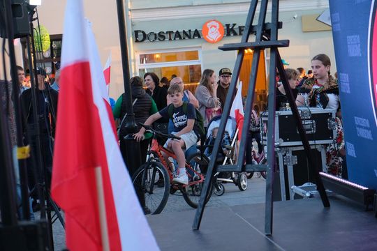 Wiec wyborczy Grzegorza Brauna w Chełmie na pl. Łuczkowskiego [GALERIA ZDJĘĆ]