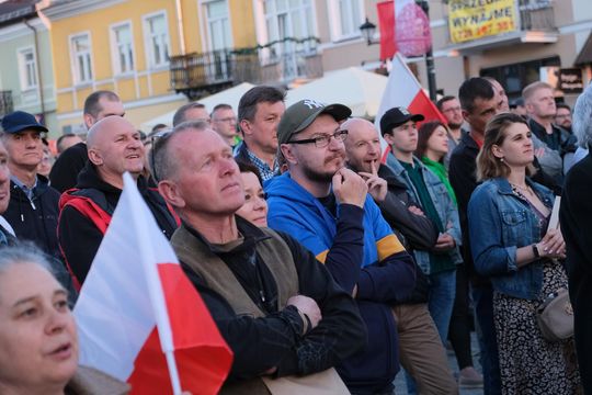 Wiec wyborczy Grzegorza Brauna w Chełmie na pl. Łuczkowskiego [GALERIA ZDJĘĆ]