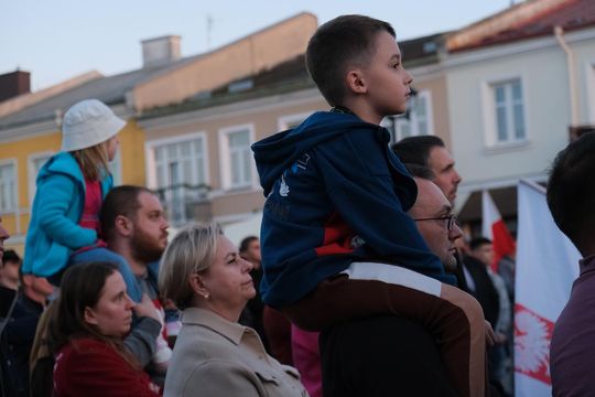 Wiec wyborczy Grzegorza Brauna w Chełmie na pl. Łuczkowskiego [GALERIA ZDJĘĆ]