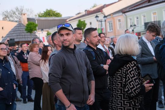 Wiec wyborczy Grzegorza Brauna w Chełmie na pl. Łuczkowskiego [GALERIA ZDJĘĆ]