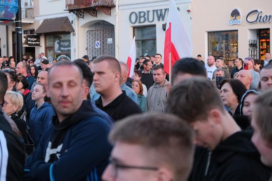 Wiec wyborczy Grzegorza Brauna w Chełmie na pl. Łuczkowskiego [GALERIA ZDJĘĆ]