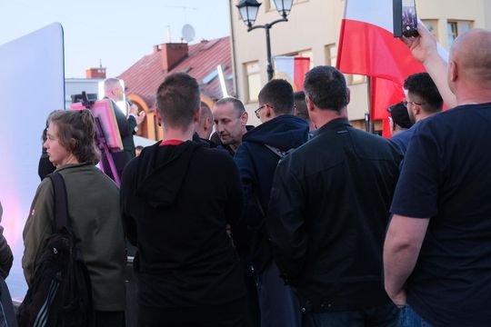 Wiec wyborczy Grzegorza Brauna w Chełmie na pl. Łuczkowskiego [GALERIA ZDJĘĆ]