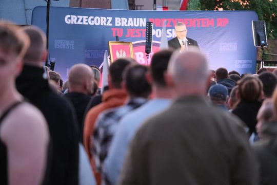 Wiec wyborczy Grzegorza Brauna w Chełmie na pl. Łuczkowskiego [GALERIA ZDJĘĆ]