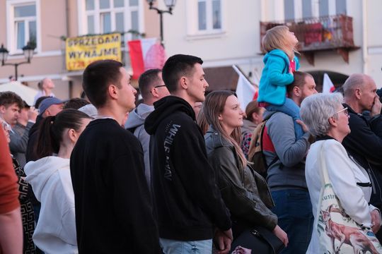 Wiec wyborczy Grzegorza Brauna w Chełmie na pl. Łuczkowskiego [GALERIA ZDJĘĆ]