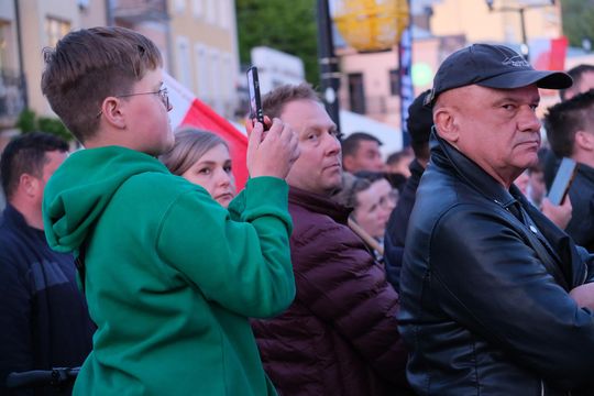 Wiec wyborczy Grzegorza Brauna w Chełmie na pl. Łuczkowskiego [GALERIA ZDJĘĆ]