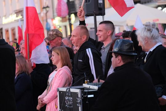 Wiec wyborczy Grzegorza Brauna w Chełmie na pl. Łuczkowskiego [GALERIA ZDJĘĆ]