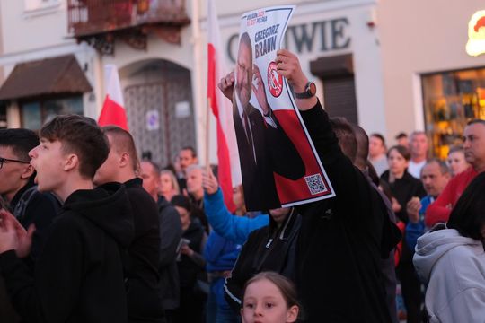 Wiec wyborczy Grzegorza Brauna w Chełmie na pl. Łuczkowskiego [GALERIA ZDJĘĆ]