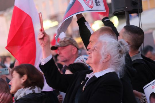 Wiec wyborczy Grzegorza Brauna w Chełmie na pl. Łuczkowskiego [GALERIA ZDJĘĆ]