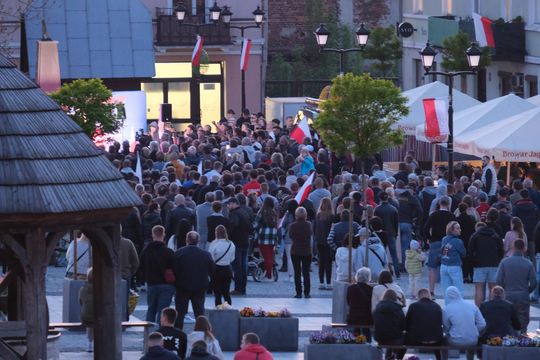 Wiec wyborczy Grzegorza Brauna w Chełmie na pl. Łuczkowskiego [GALERIA ZDJĘĆ]