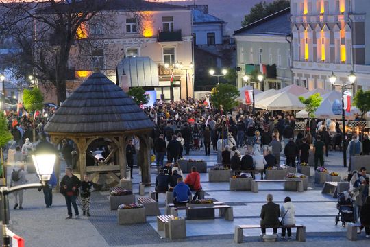 Wiec wyborczy Grzegorza Brauna w Chełmie na pl. Łuczkowskiego [GALERIA ZDJĘĆ]