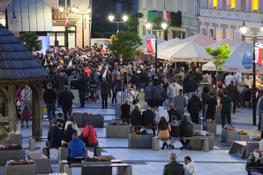 Wiec wyborczy Grzegorza Brauna w Chełmie na pl. Łuczkowskiego [GALERIA ZDJĘĆ]