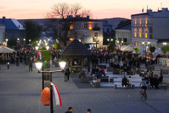 Wiec wyborczy Grzegorza Brauna w Chełmie na pl. Łuczkowskiego [GALERIA ZDJĘĆ]