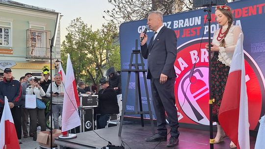 Wiec wyborczy Grzegorza Brauna w Chełmie na pl. Łuczkowskiego [GALERIA ZDJĘĆ]