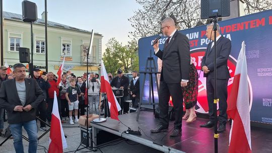 Wiec wyborczy Grzegorza Brauna w Chełmie na pl. Łuczkowskiego [GALERIA ZDJĘĆ]