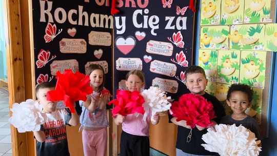 Krasnystaw. Dzień Flagi i Święto Konstytucji 3 Maja w przedszkolu "Bajeczka" [GALERIA ZDJĘĆ]