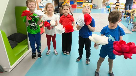 Krasnystaw. Dzień Flagi i Święto Konstytucji 3 Maja w przedszkolu "Bajeczka" [GALERIA ZDJĘĆ]