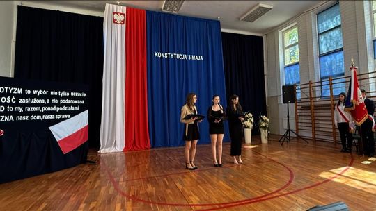 Uroczystości majowe w Zespole Szkół Nr 1 w Krasnymstawie [GALERIA ZDJĘĆ]