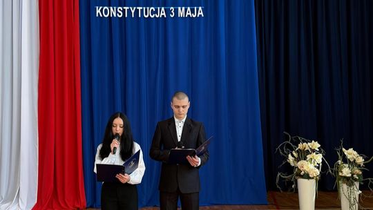Uroczystości majowe w Zespole Szkół Nr 1 w Krasnymstawie [GALERIA ZDJĘĆ]