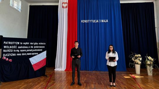 Uroczystości majowe w Zespole Szkół Nr 1 w Krasnymstawie [GALERIA ZDJĘĆ]