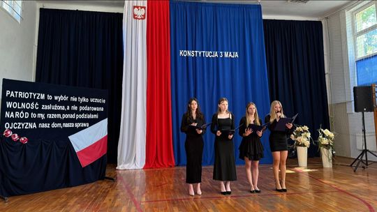 Uroczystości majowe w Zespole Szkół Nr 1 w Krasnymstawie [GALERIA ZDJĘĆ]