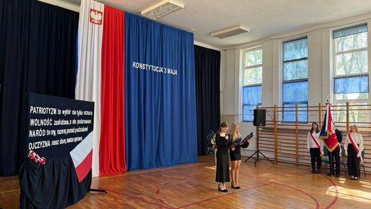 Uroczystości majowe w Zespole Szkół Nr 1 w Krasnymstawie [GALERIA ZDJĘĆ]