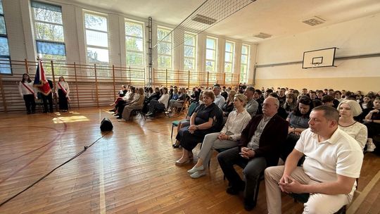 Uroczystości majowe w Zespole Szkół Nr 1 w Krasnymstawie [GALERIA ZDJĘĆ]