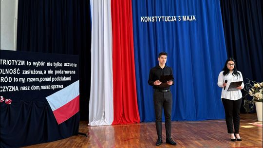 Uroczystości majowe w Zespole Szkół Nr 1 w Krasnymstawie [GALERIA ZDJĘĆ]