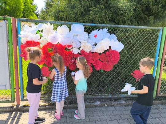 Krasnystaw. Dzień Flagi i Święto Konstytucji 3 Maja w przedszkolu "Bajeczka" [GALERIA ZDJĘĆ]