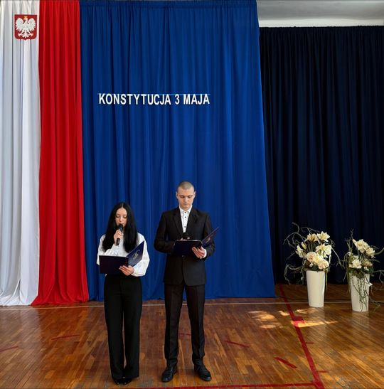 Uroczystości majowe w Zespole Szkół Nr 1 w Krasnymstawie [GALERIA ZDJĘĆ]