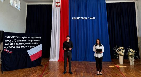 Uroczystości majowe w Zespole Szkół Nr 1 w Krasnymstawie [GALERIA ZDJĘĆ]