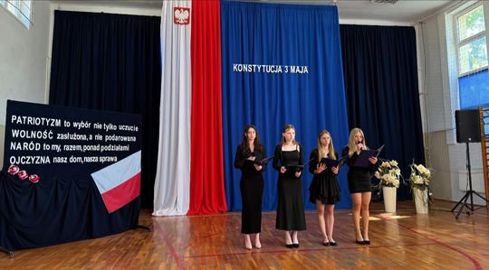 Uroczystości majowe w Zespole Szkół Nr 1 w Krasnymstawie [GALERIA ZDJĘĆ]