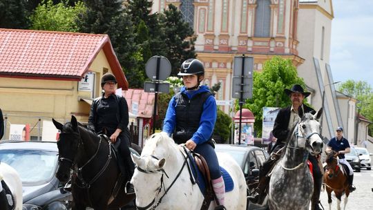 Majowa parada koni w Krasnymstawie. Dzień pełen atrakcji  [GALERIA ZDJĘĆ]
