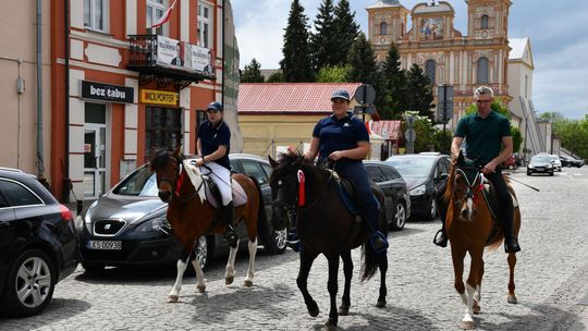 Majowa parada koni w Krasnymstawie. Dzień pełen atrakcji  [GALERIA ZDJĘĆ]
