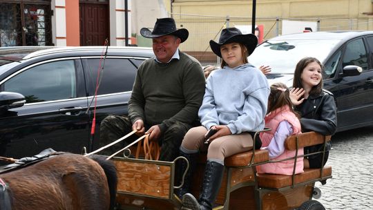 Majowa parada koni w Krasnymstawie. Dzień pełen atrakcji  [GALERIA ZDJĘĆ]