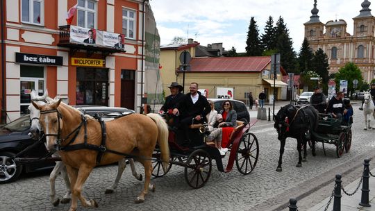 Majowa parada koni w Krasnymstawie. Dzień pełen atrakcji  [GALERIA ZDJĘĆ]
